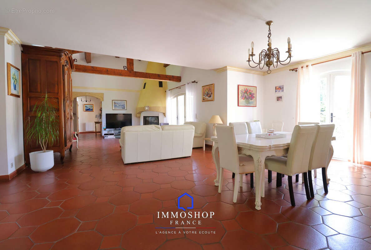 Maison à SAINT-ZACHARIE