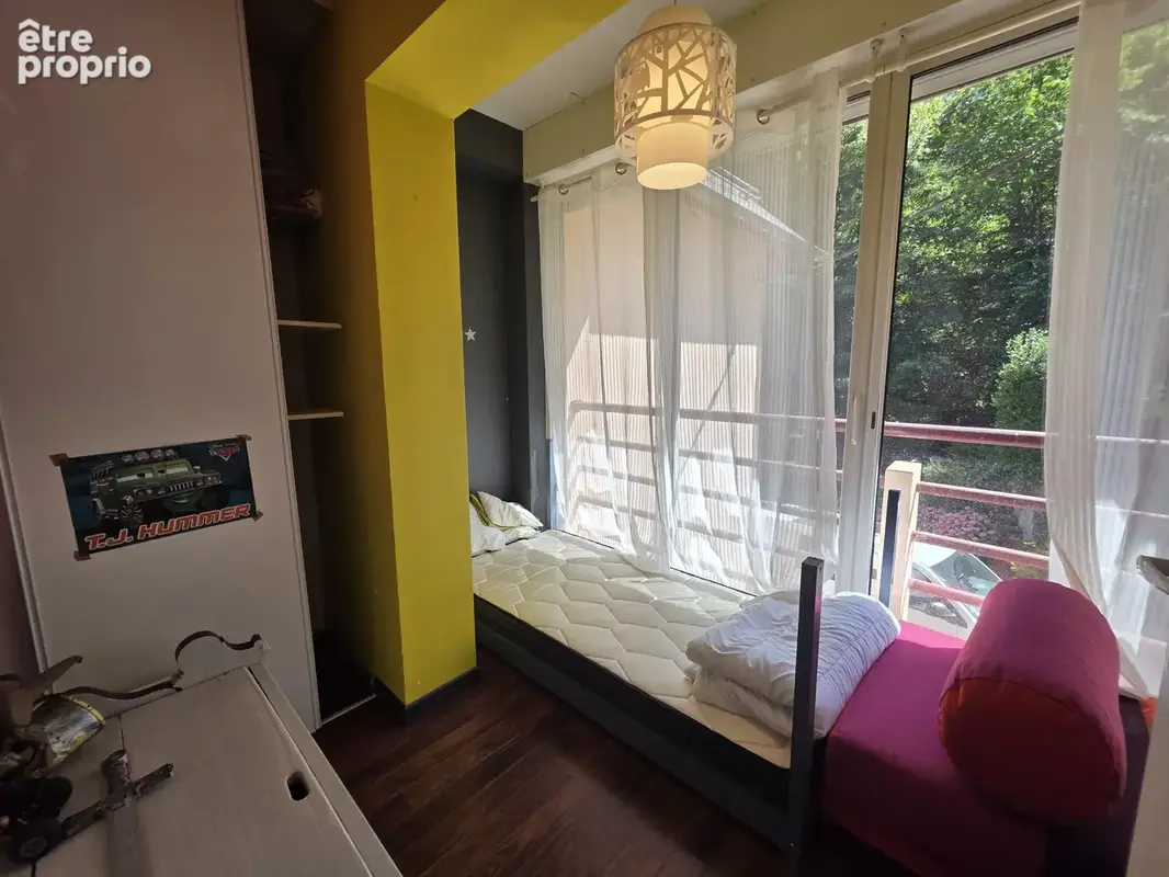 CAUTERETS   Appartement T3 de 54 m2   Balcon - Jardin et parking communs   Vendu meublé - photo 6