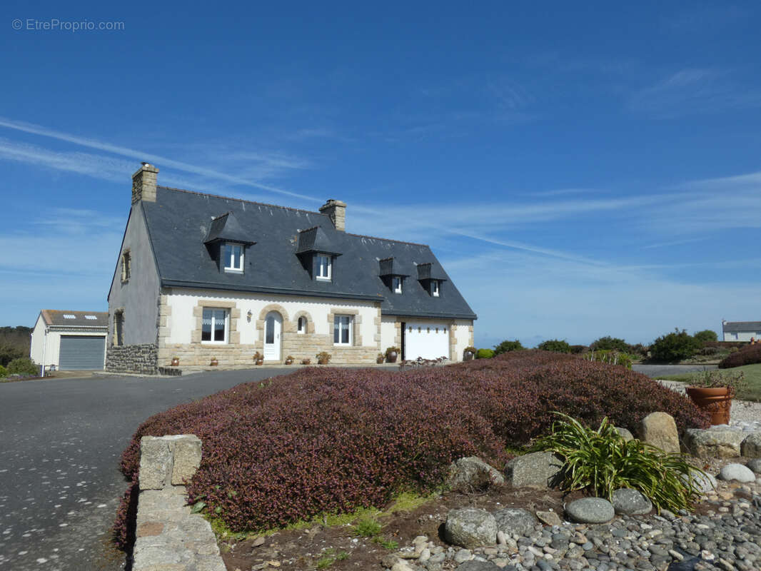Maison à PLOUGRESCANT