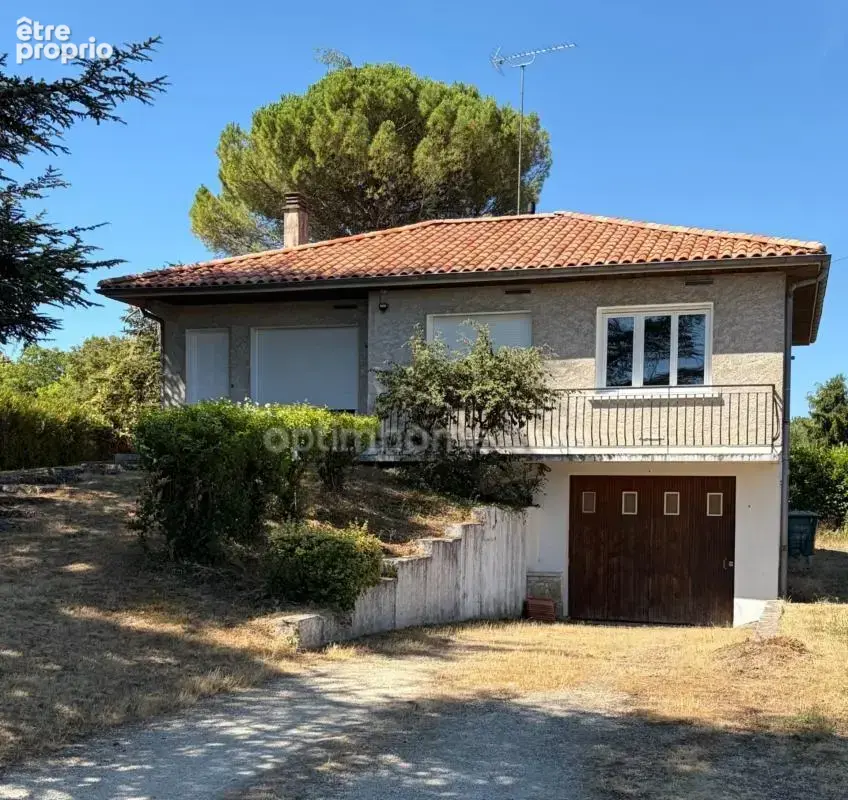 Magnac sur Touvre. Maison 84 m² sur sol sol semi enterré avec jardin - photo 8