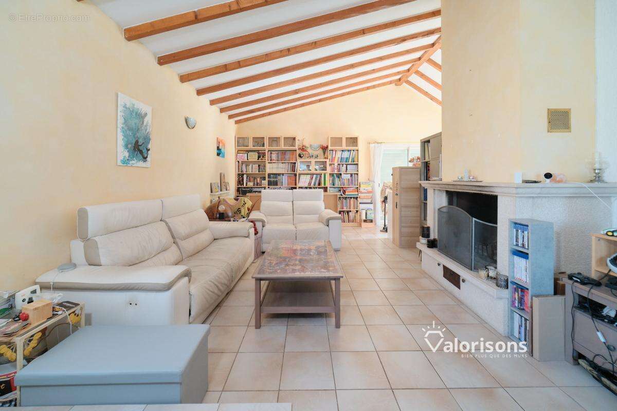 Maison à SAINT-BONNET-DE-MURE