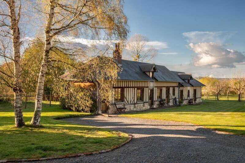 Maison à PONT-L'EVEQUE