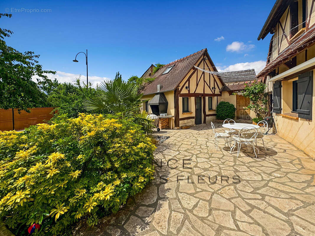 Maison à FRENEUSE