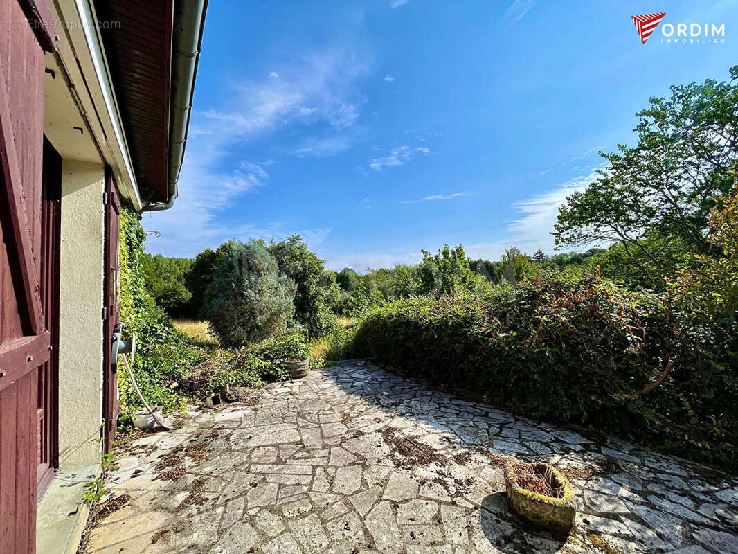 Maison sur sous-sol avec grand terrain à Bléneau - photo 10