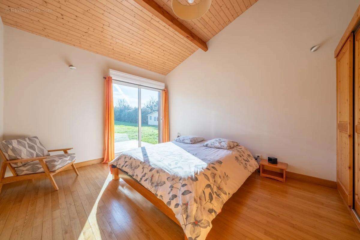 Maison à CUBZAC-LES-PONTS