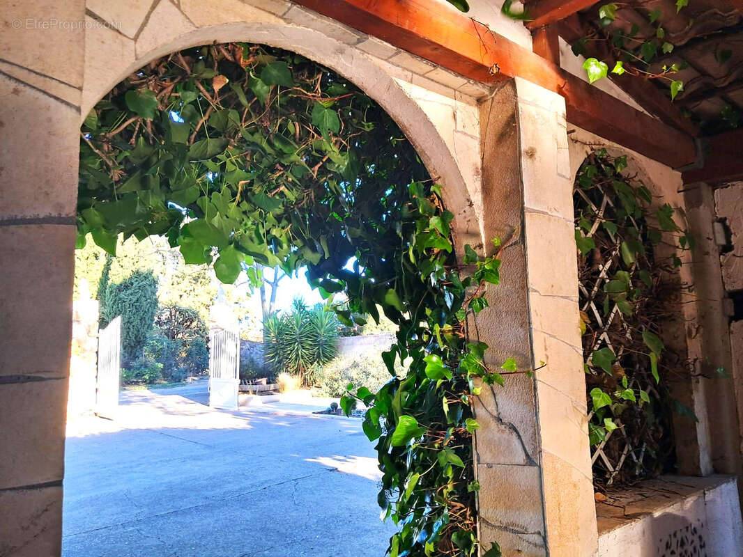 Maison à ESPONDEILHAN