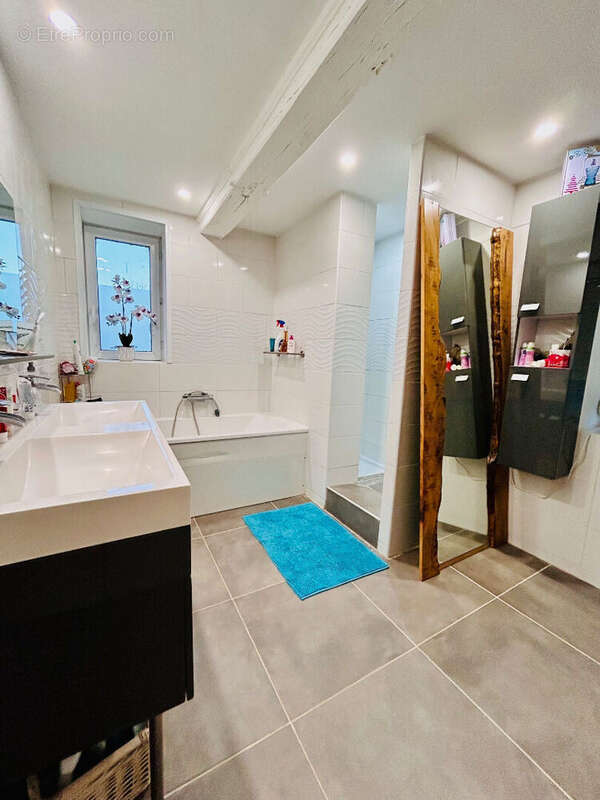 Maison à SAINT-DENIS-DE-CABANNE