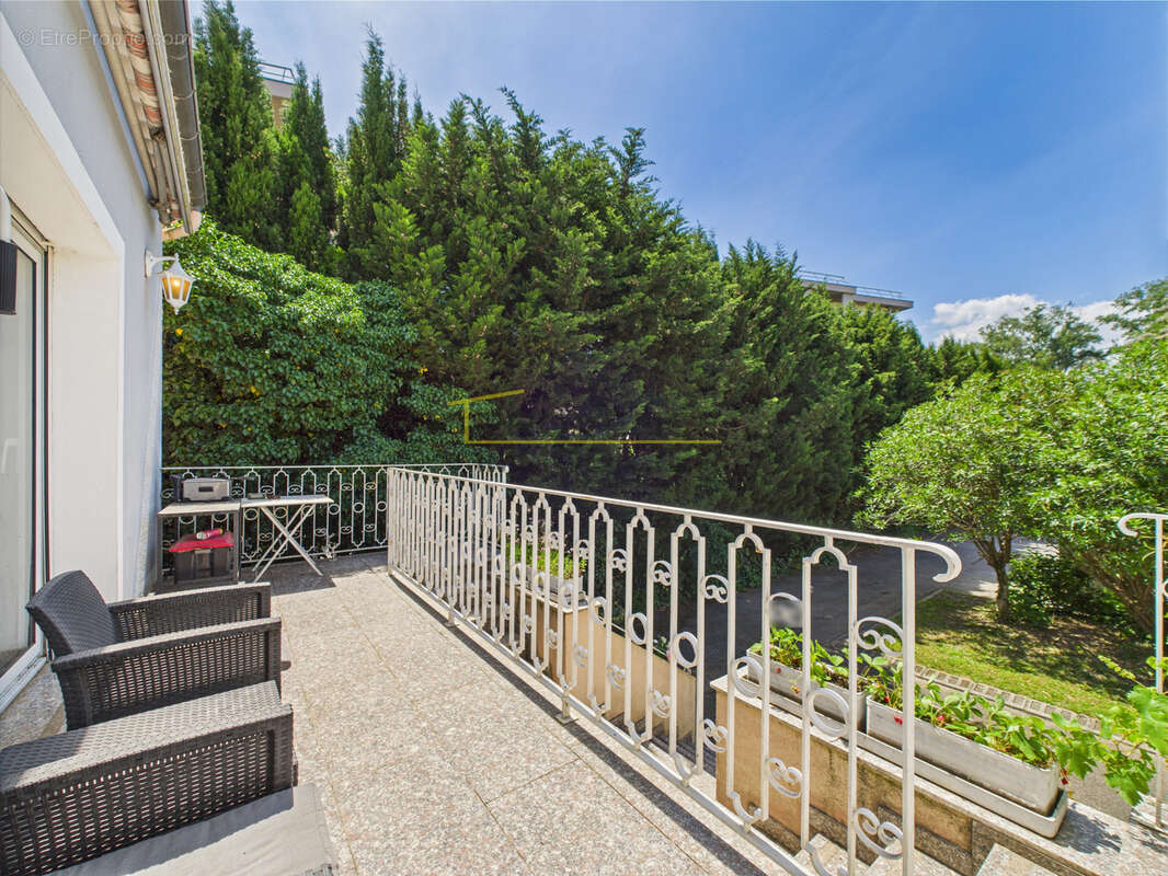 Maison à MONTELIMAR