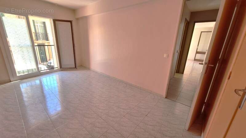 Appartement à MARSEILLE-4E