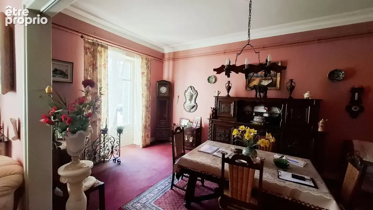 Vente à Vichy appartement 4 pièces de 113m² au 1er étage d'une résidence très recherchée avec ascenseur. - photo 5