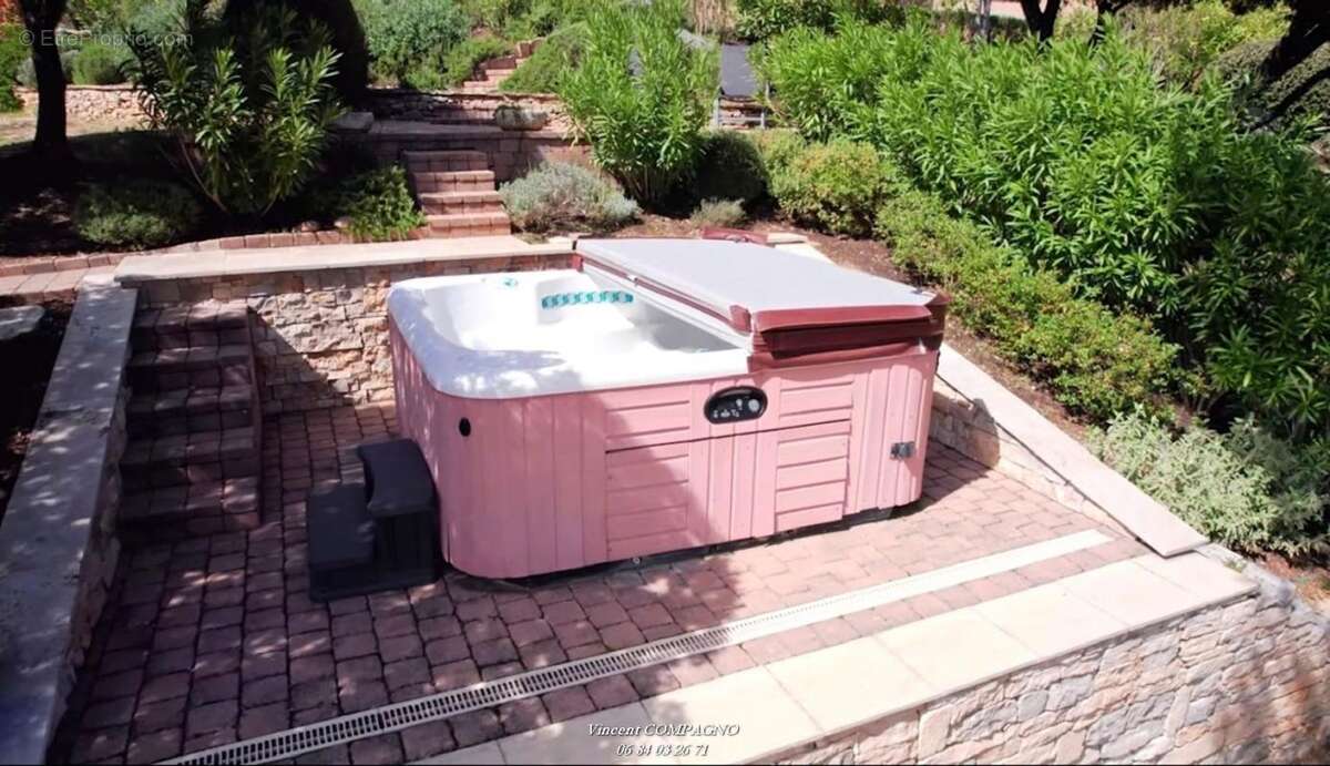 Maison à ESPARRON-DE-VERDON