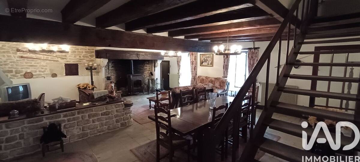 Photo 1 - Maison à SURIN