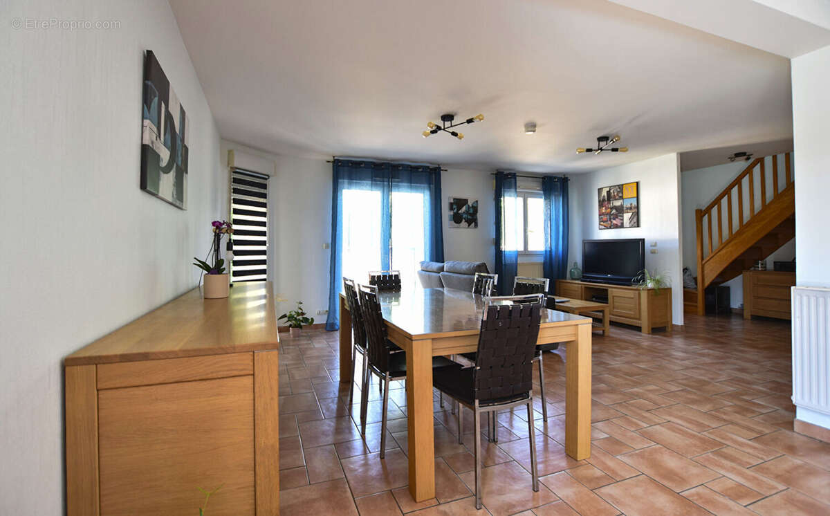Belle maison familiale T6 de 130 m² avec terrasse et double garage - photo 8