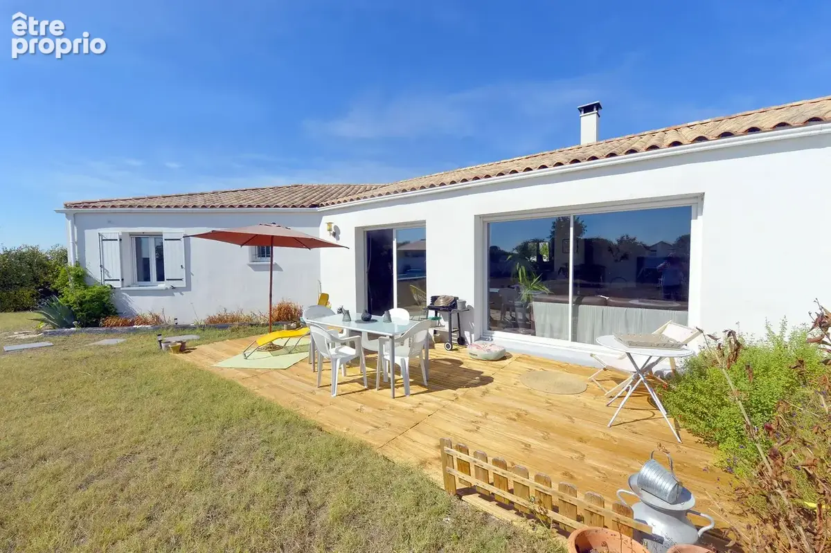 Maison 195 m² à Saint-Georges-De-Didonne  - photo 2