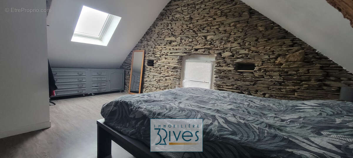 Maison à SAINT-SATURNIN-SUR-LOIRE