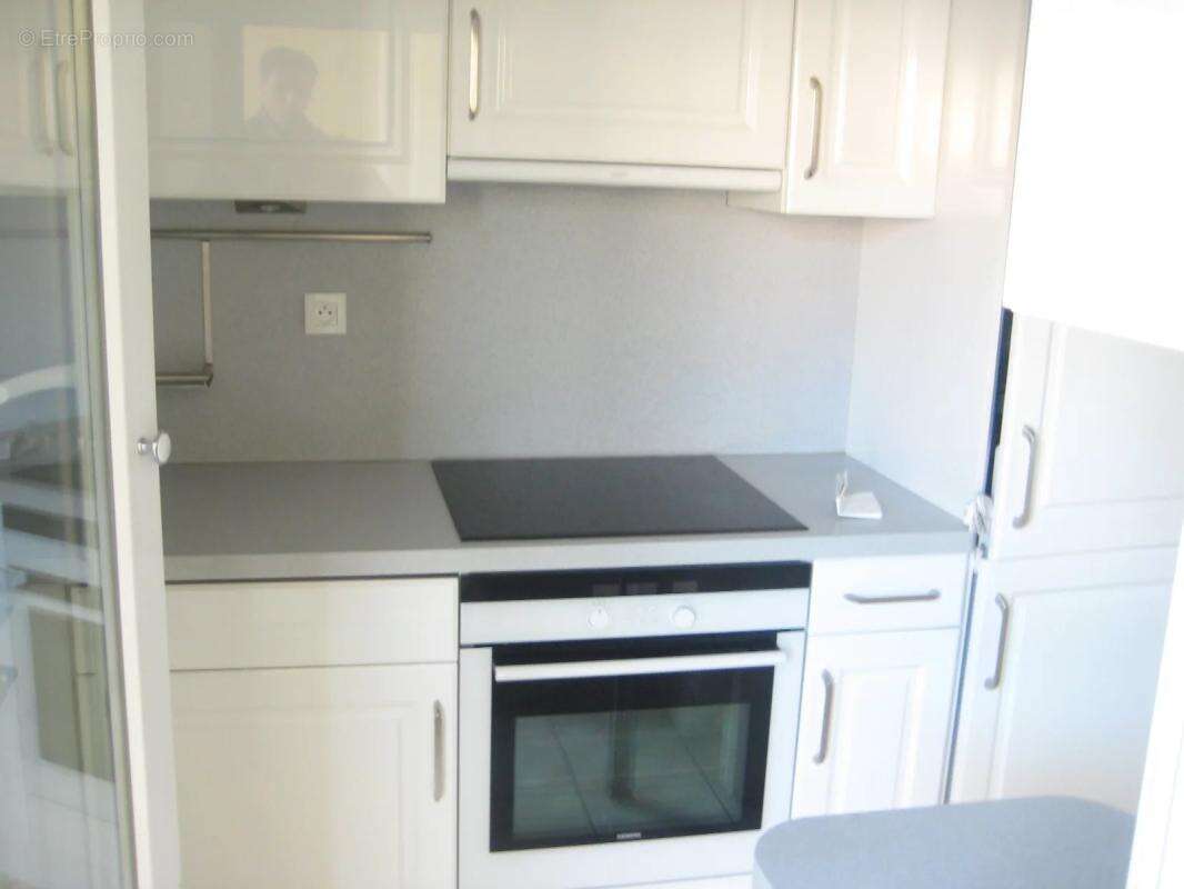 Appartement à SOLLIES-PONT