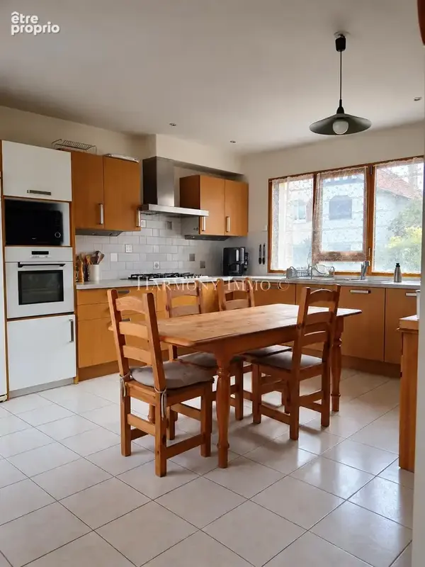 Maison familiale de 142 m2 à proximité des transports - photo 4