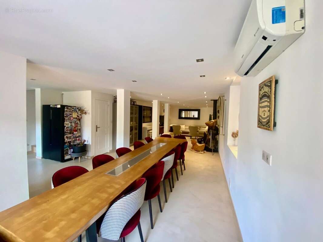 Appartement à SAINT-LAURENT-DU-VAR