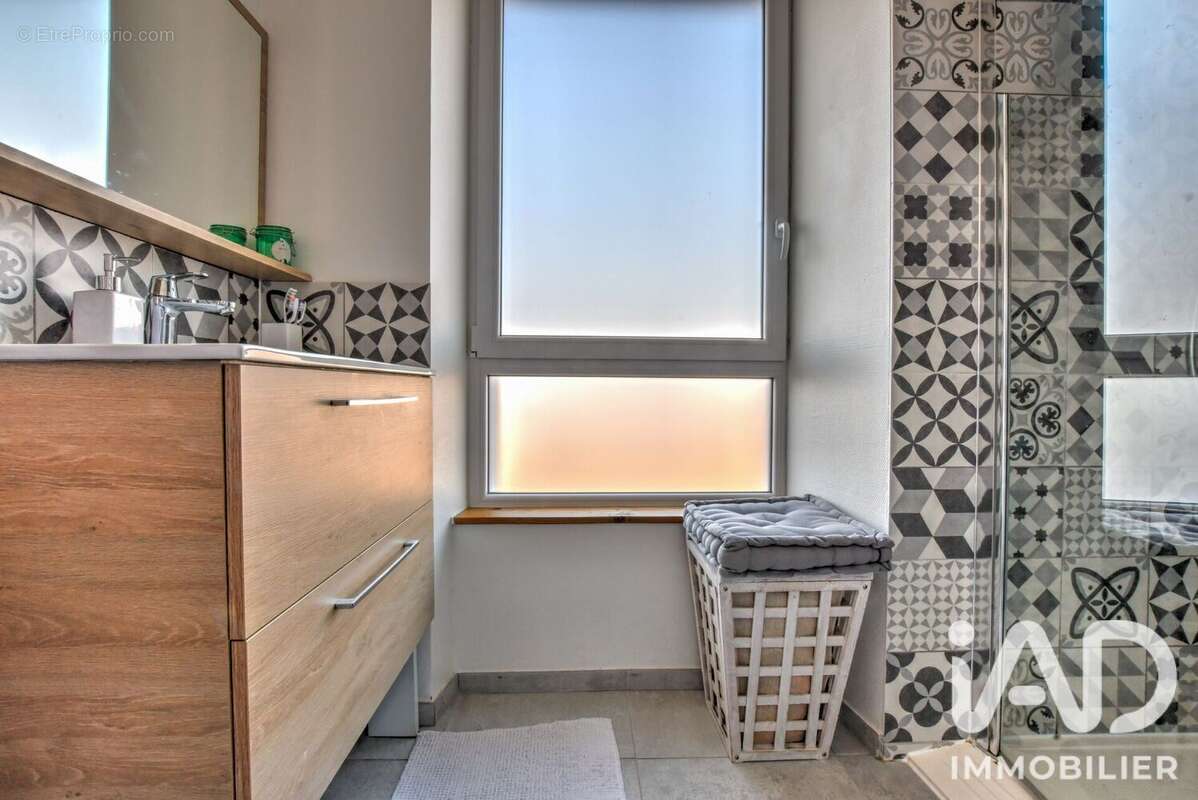 Maison 140 m² à Verneuil-Sur-Vienne  - photo 7