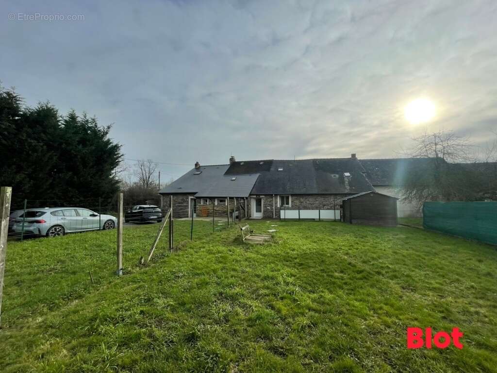 Maison à SAINT-SULPICE-DES-LANDES