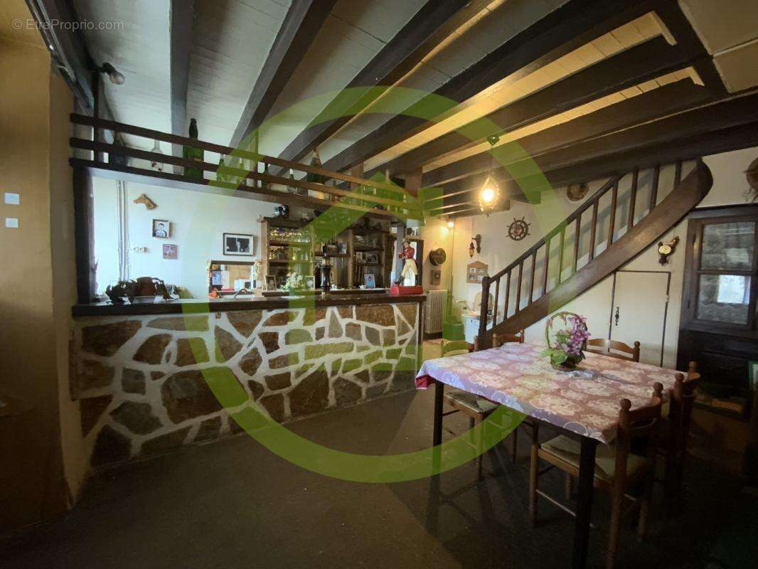 Maison à CHATELUS-MALVALEIX