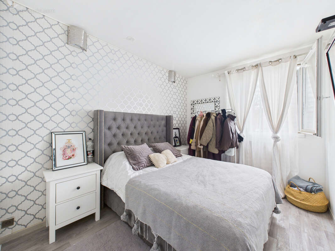 Appartement à SARTROUVILLE