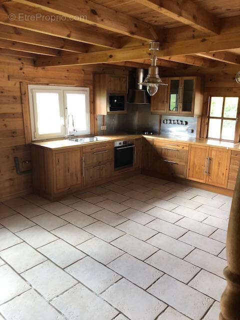 Maison à MAGNAC-BOURG