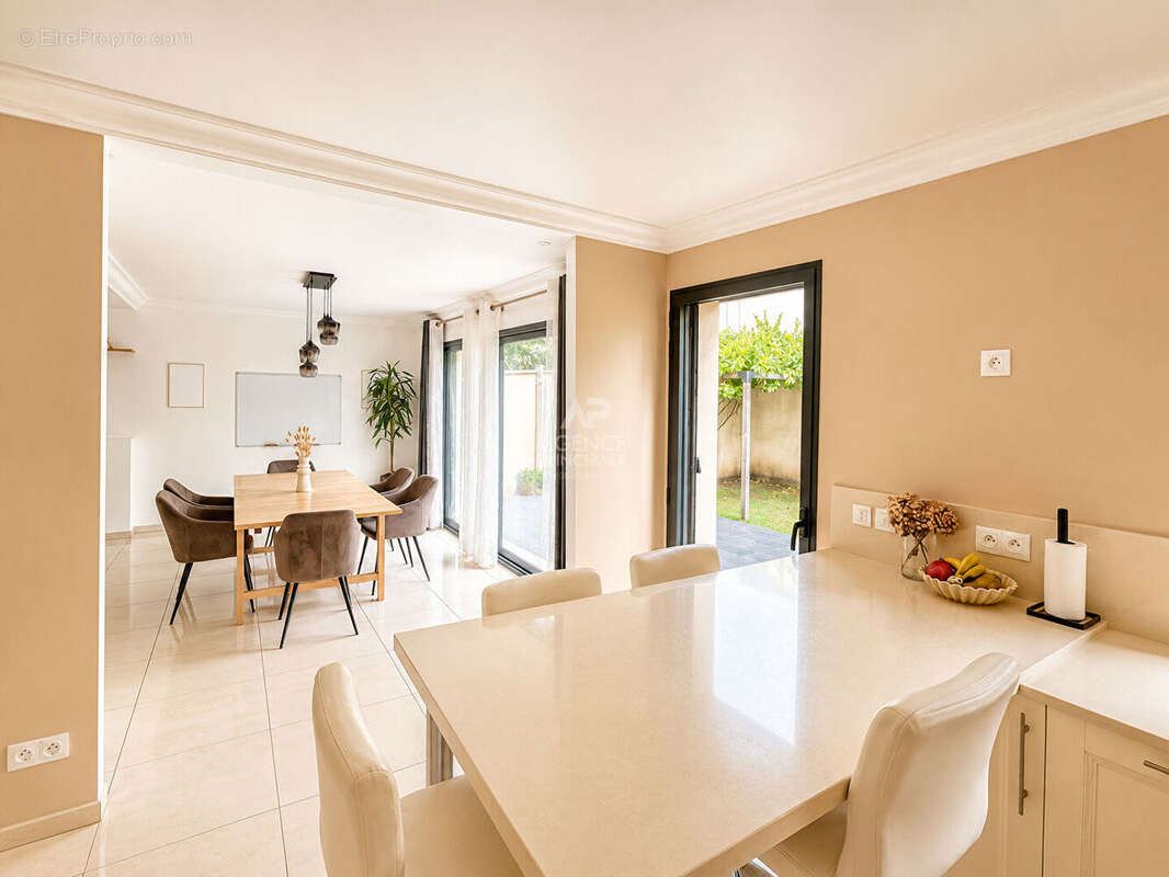 Maison à VERNEUIL-SUR-SEINE