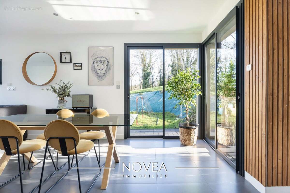 Maison à SAINT-ROMAIN-AU-MONT-D'OR