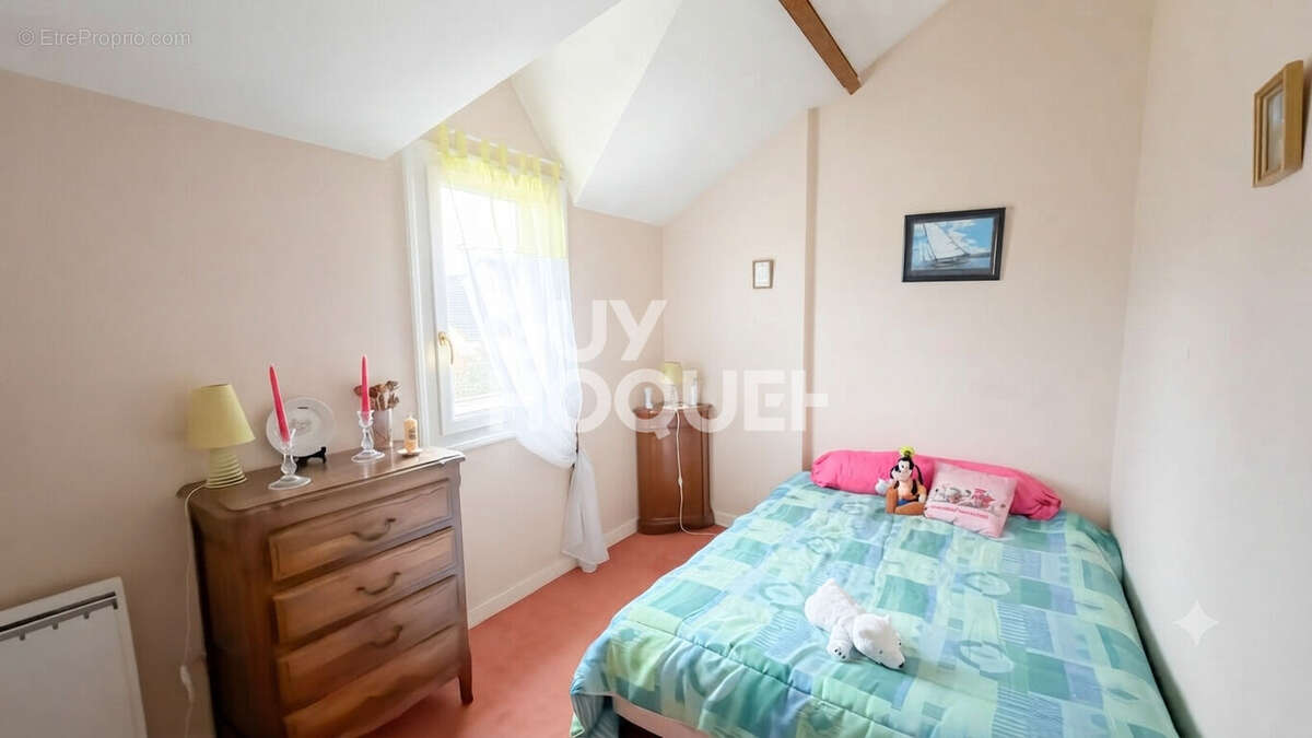 À Vendre : Maison de Charme 5 Pièces avec Séjour Cathédrale à Anet (28260) - photo 4