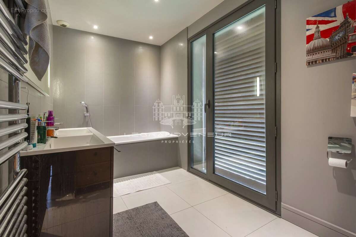 Maison à FONTAINEBLEAU