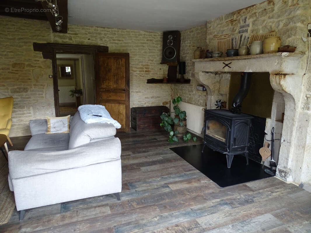 Maison à BAIGNEUX-LES-JUIFS