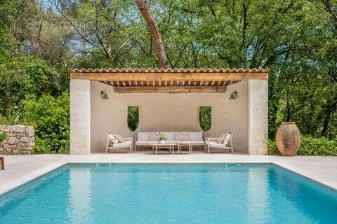 Maison à ROQUEFORT-LES-PINS