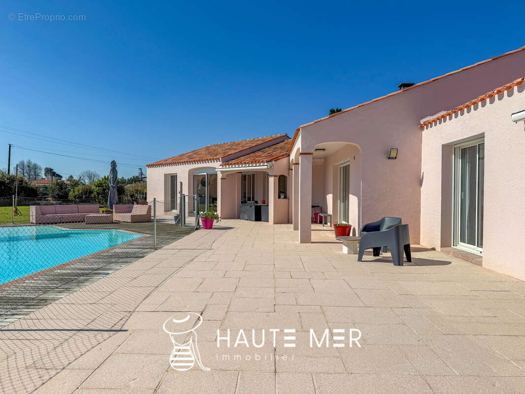 CREOLE - Villa de plain-pied avec piscine à débordement - photo 8