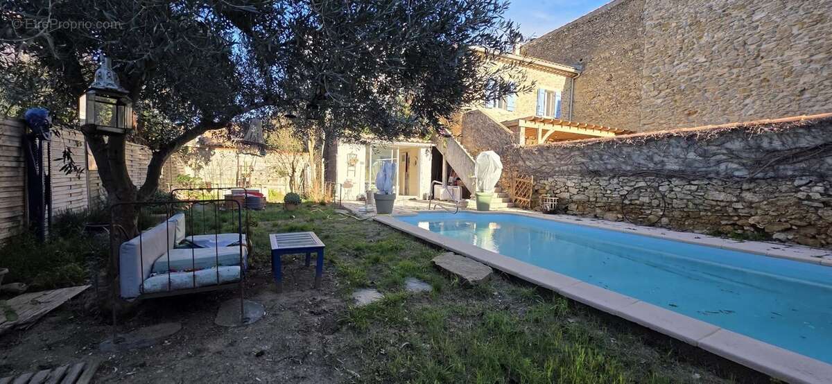 Maison à MOUSSAN