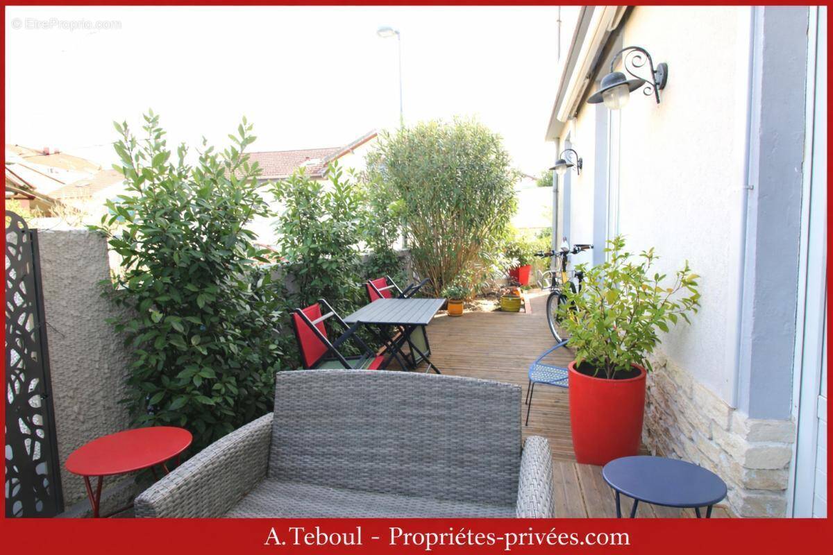 Maison à VILLEURBANNE