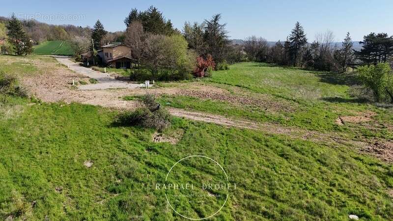 Terrain à PONT-EVEQUE