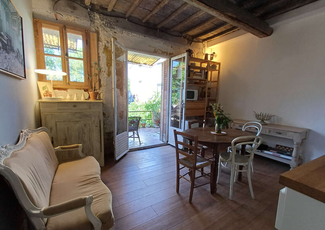 Maison 130 m² à Uzes  - photo 2