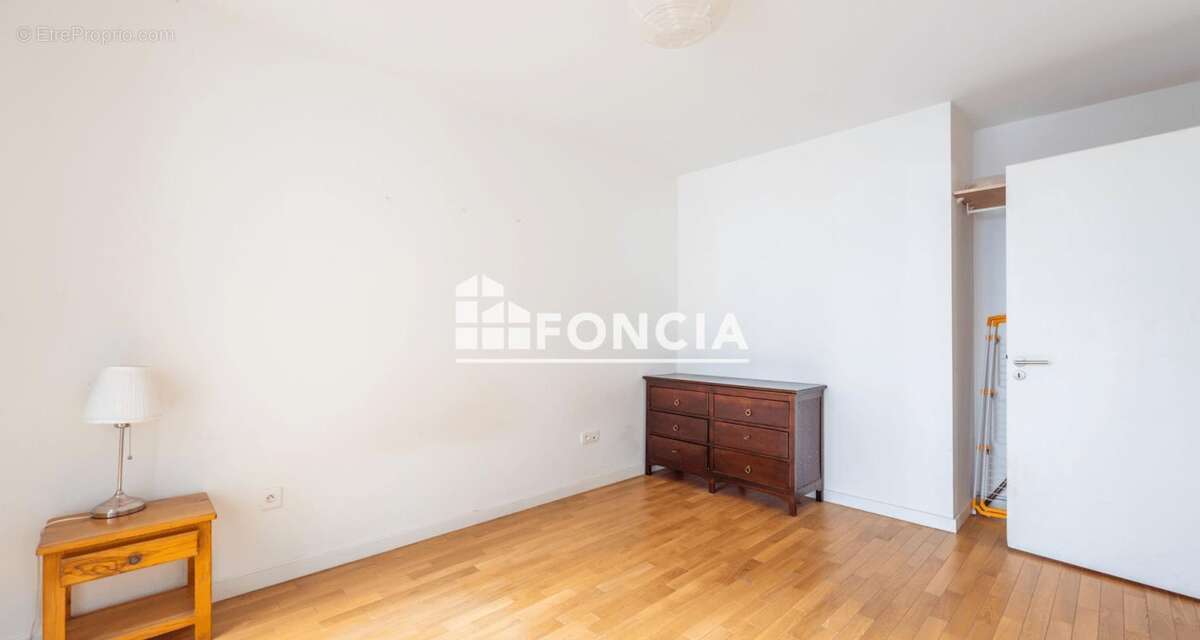 Appartement à PARIS-19E