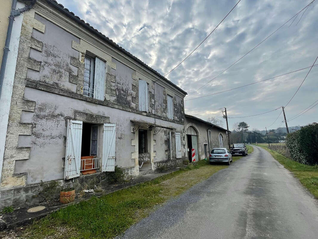 Maison à GENSAC
