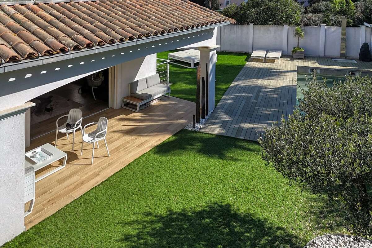 Villa contemporaine rénovée/imaginée par architecte d’intérieur – volumes exceptionnels – Janas - photo 8