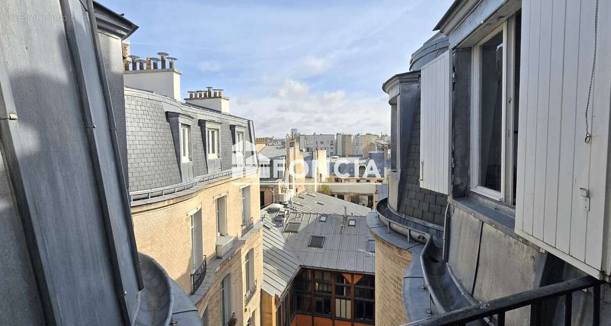 Appartement à PARIS-17E
