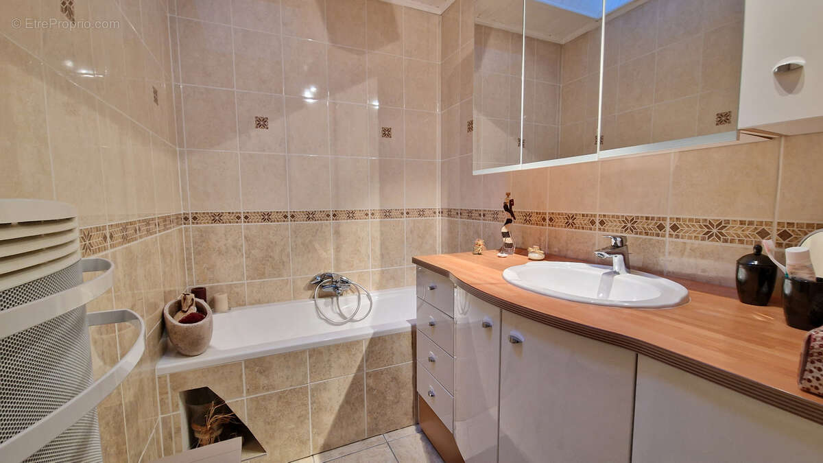 Maison à MARLY-LA-VILLE