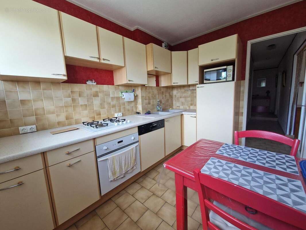   - Appartement à SAINT-PRIEST