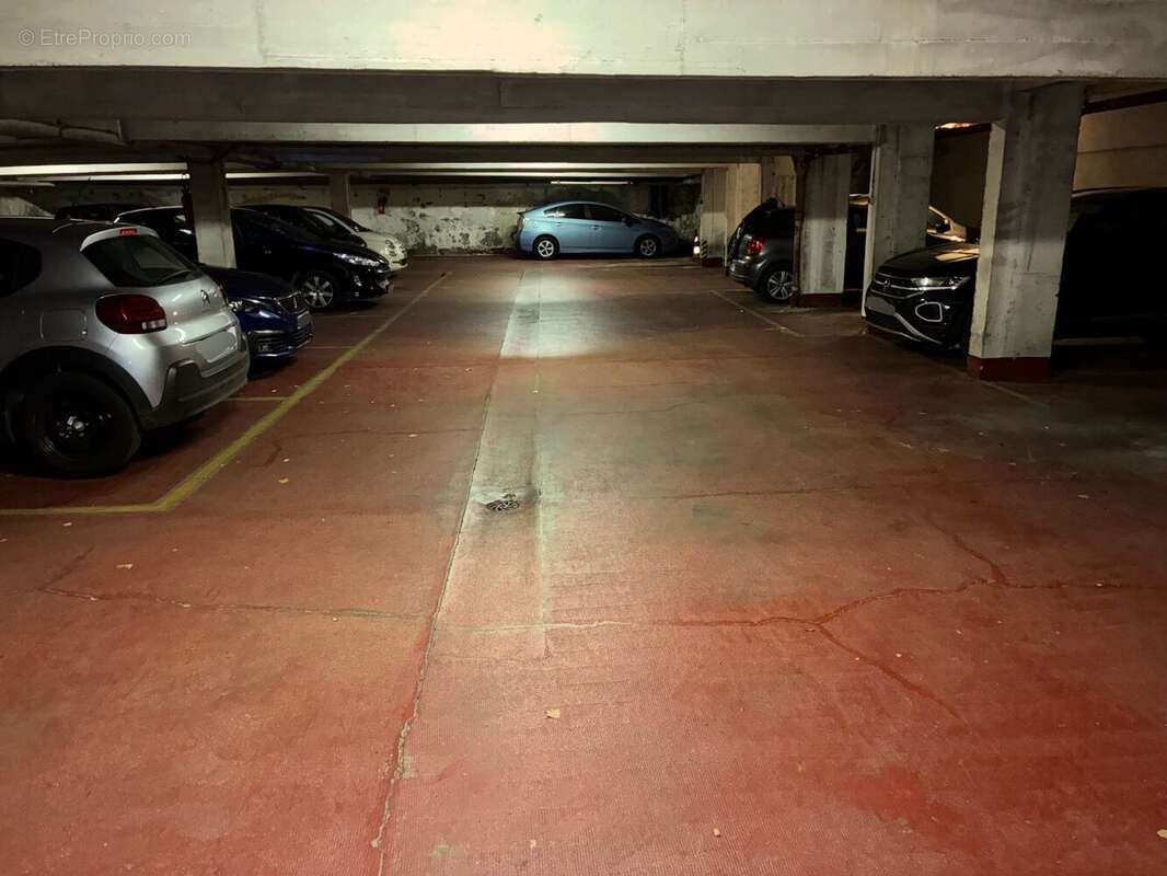 Parking à NOGENT-SUR-MARNE