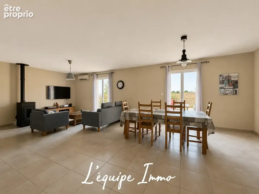 Villa T5 de plain-pied avec piscine et jardin de 1760 m2 - photo 4