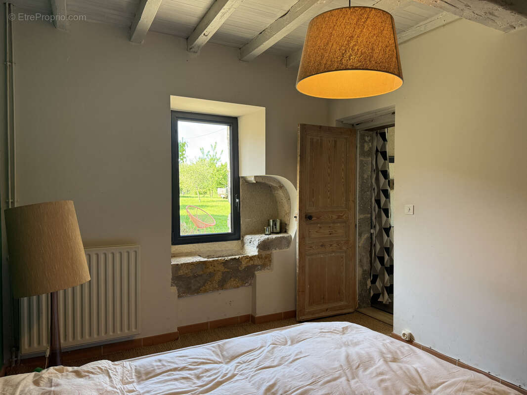 Secteur condom—maison de hameau avec dependances sur 1658m2 - photo 9
