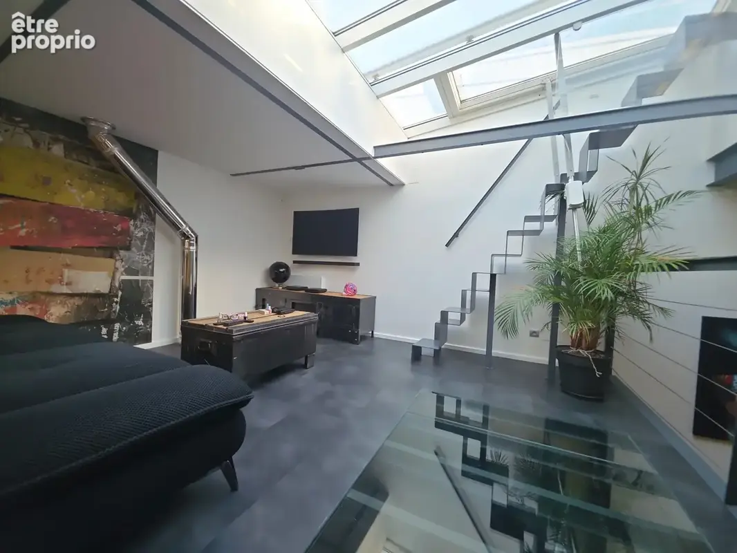Superbe duplex avec terrasse secteur fac de lettres. - photo 5