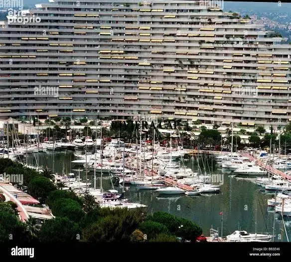 Commerce 109 m² à Villeneuve-Loubet  - photo 2