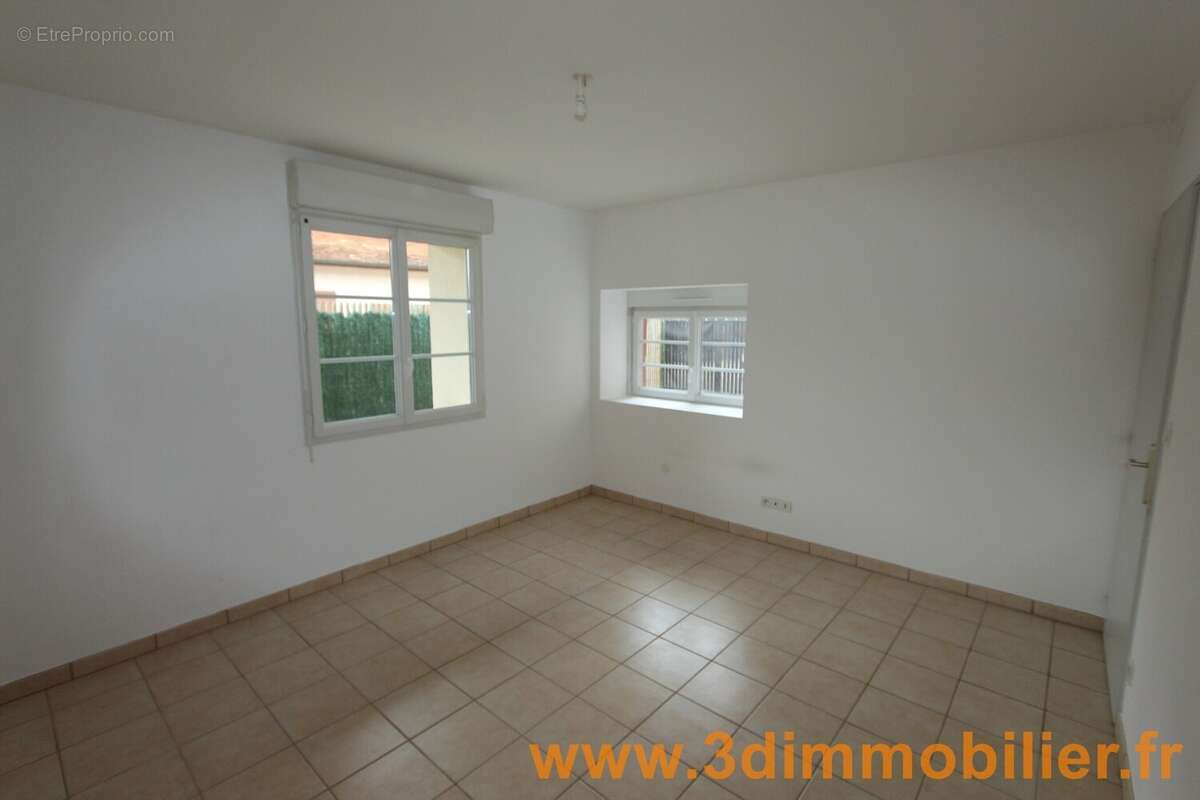 CH1 AU REZ-DE-CHAUSSEE - Maison à BLETTERANS